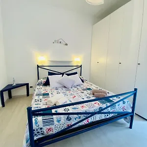 https://vivi-la-mia-liguria-a-casa-di-flavia.hotelitalianriviera.com